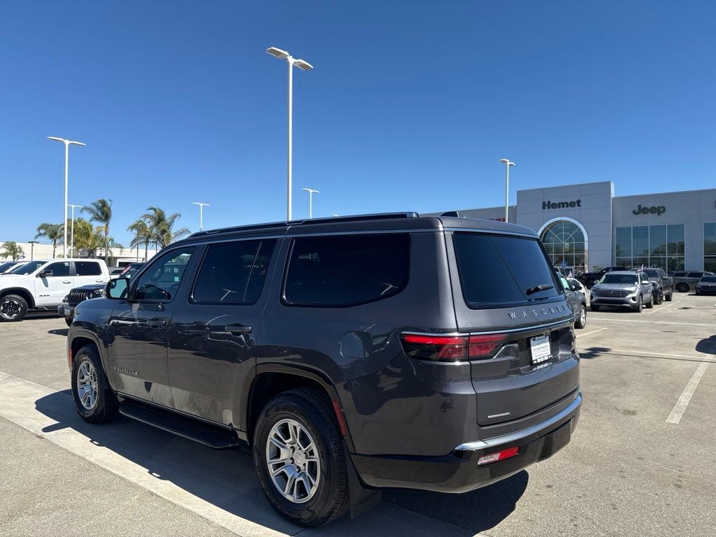 2023 Jeep Wagoneer Base