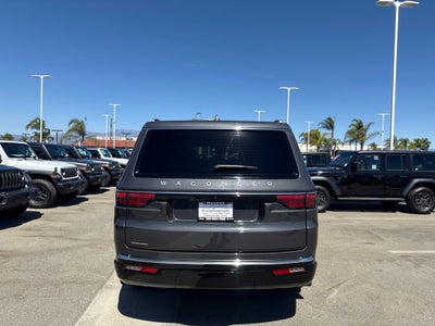 2023 Jeep Wagoneer Base