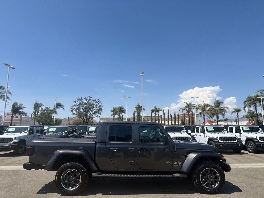 2022 Jeep Gladiator Overland