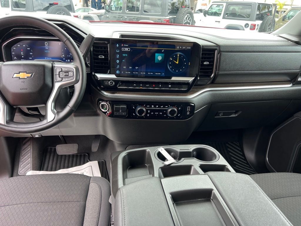 2025 Chevrolet Silverado 1500 LT