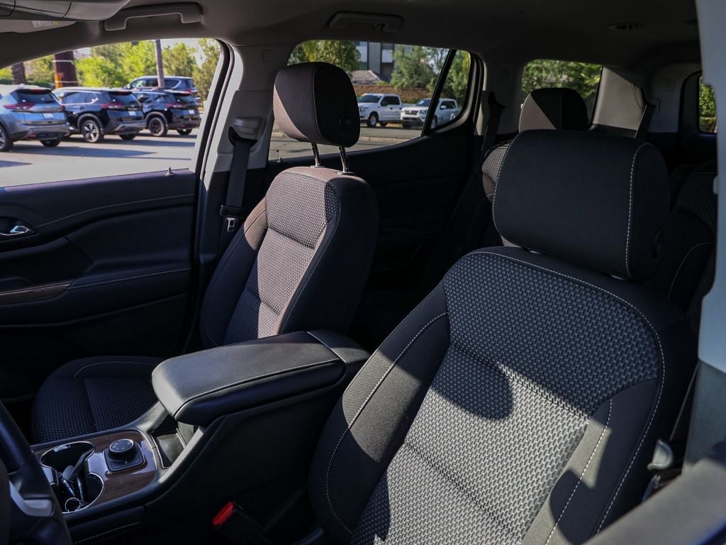2022 GMC Acadia SLE