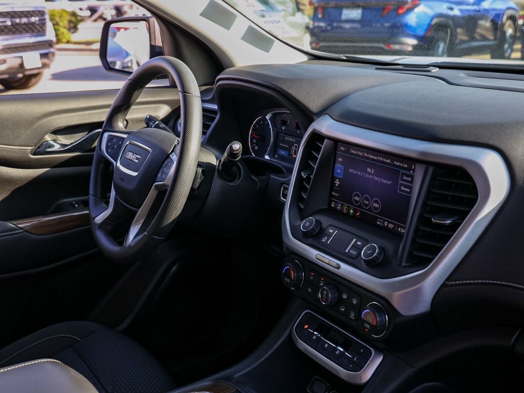2022 GMC Acadia SLE