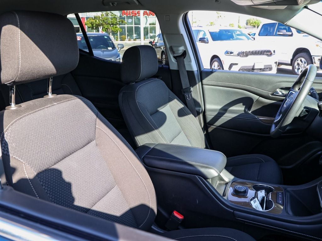 2022 GMC Acadia SLE