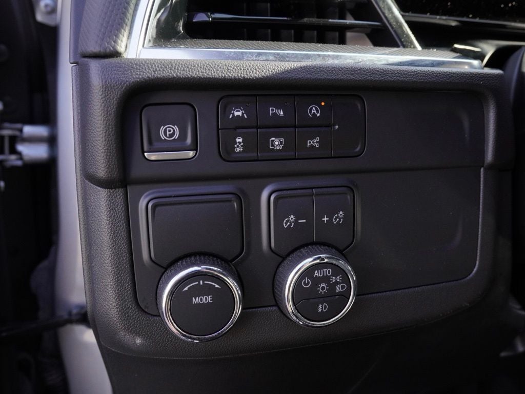 2025 Chevrolet Suburban RST