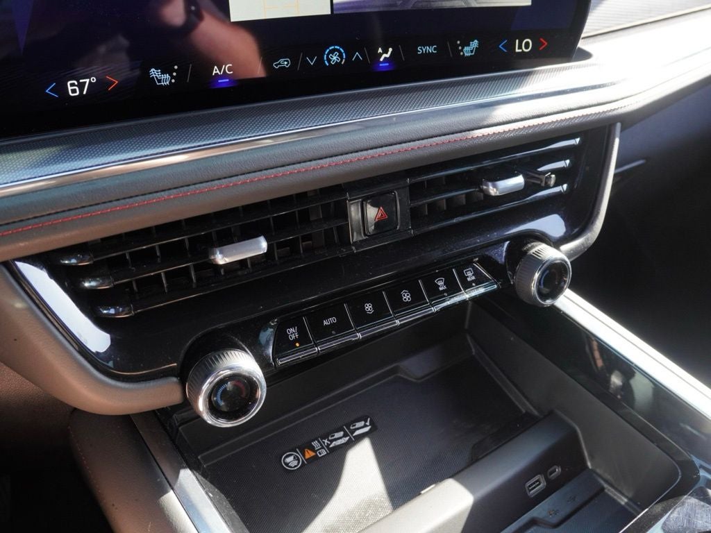 2025 Chevrolet Suburban RST