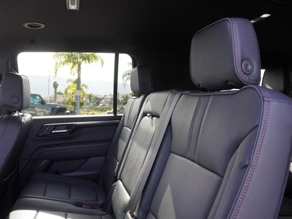 2025 Chevrolet Suburban RST