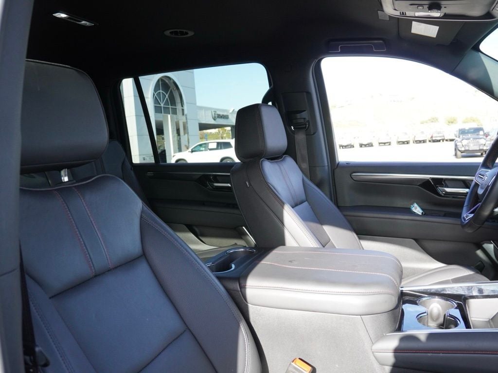 2025 Chevrolet Suburban RST