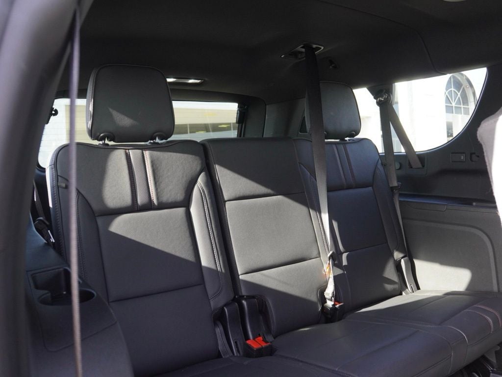 2025 Chevrolet Suburban RST