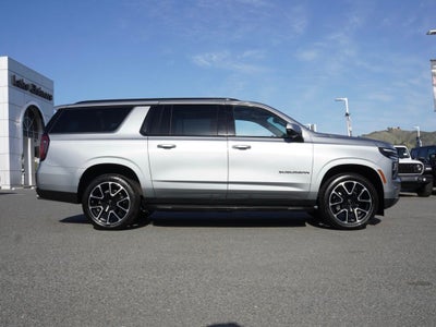 2025 Chevrolet Suburban RST