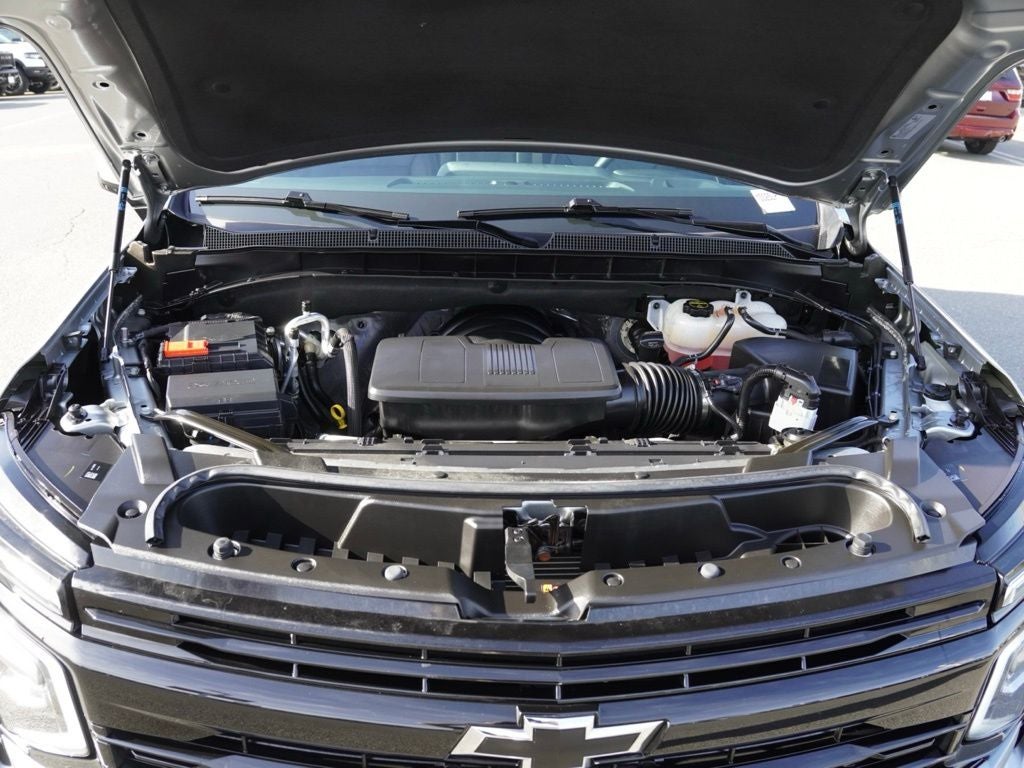 2025 Chevrolet Suburban RST