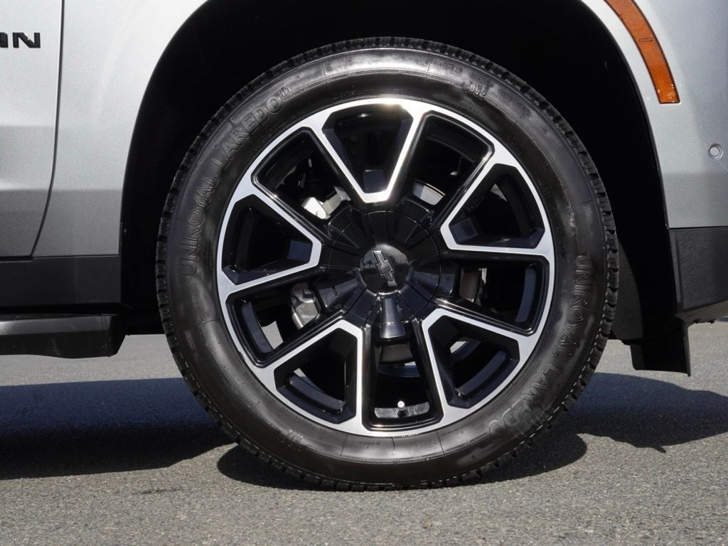 2025 Chevrolet Suburban RST