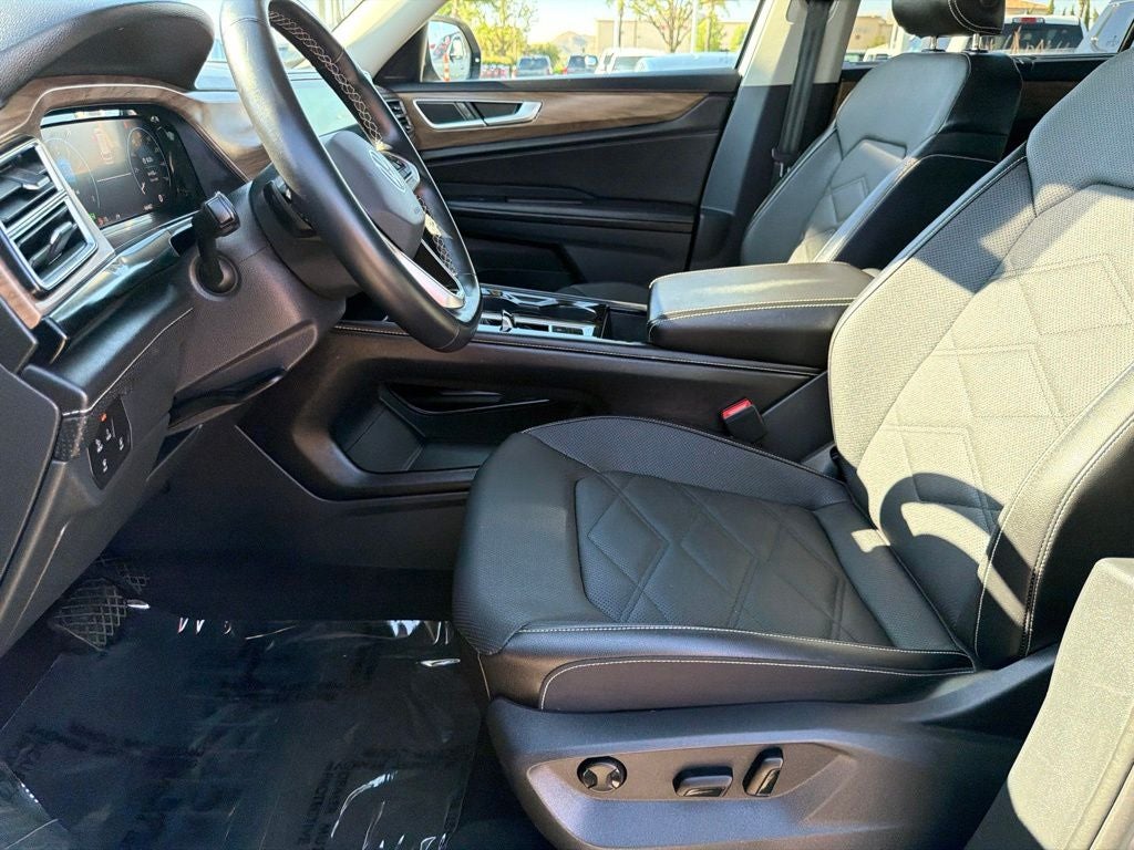 2024 Volkswagen Atlas 2.0T SE w/Technology