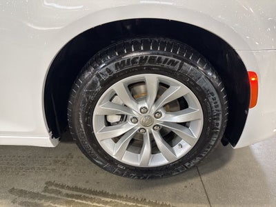 2023 Chrysler 300 Touring