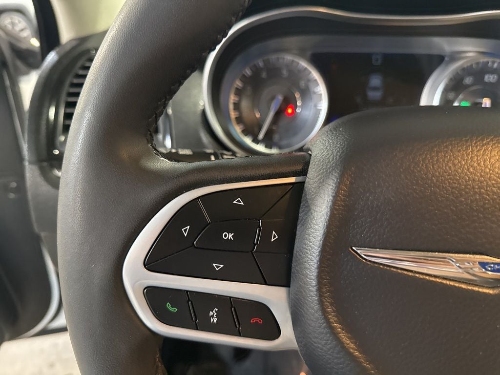 2023 Chrysler 300 Touring