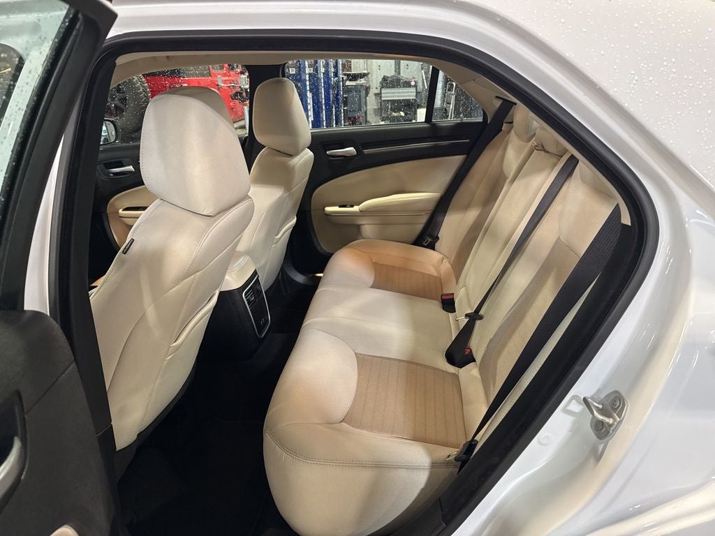 2023 Chrysler 300 Touring