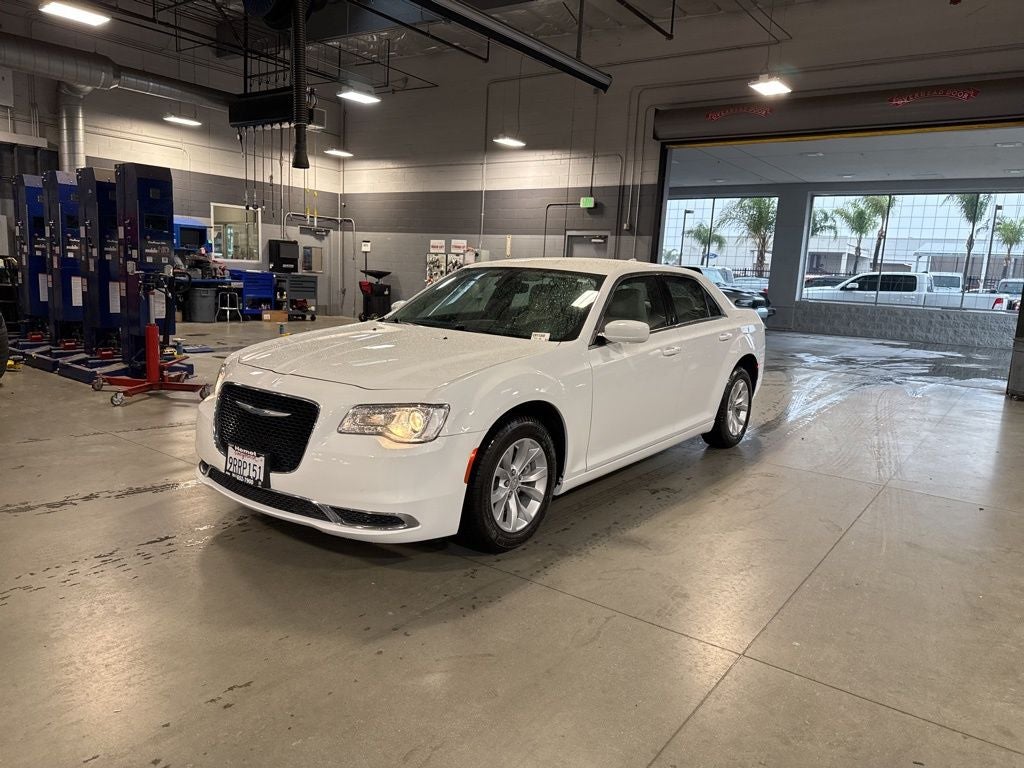 2023 Chrysler 300 Touring