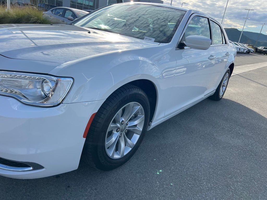 2023 Chrysler 300 Touring