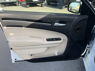 2023 Chrysler 300 Touring