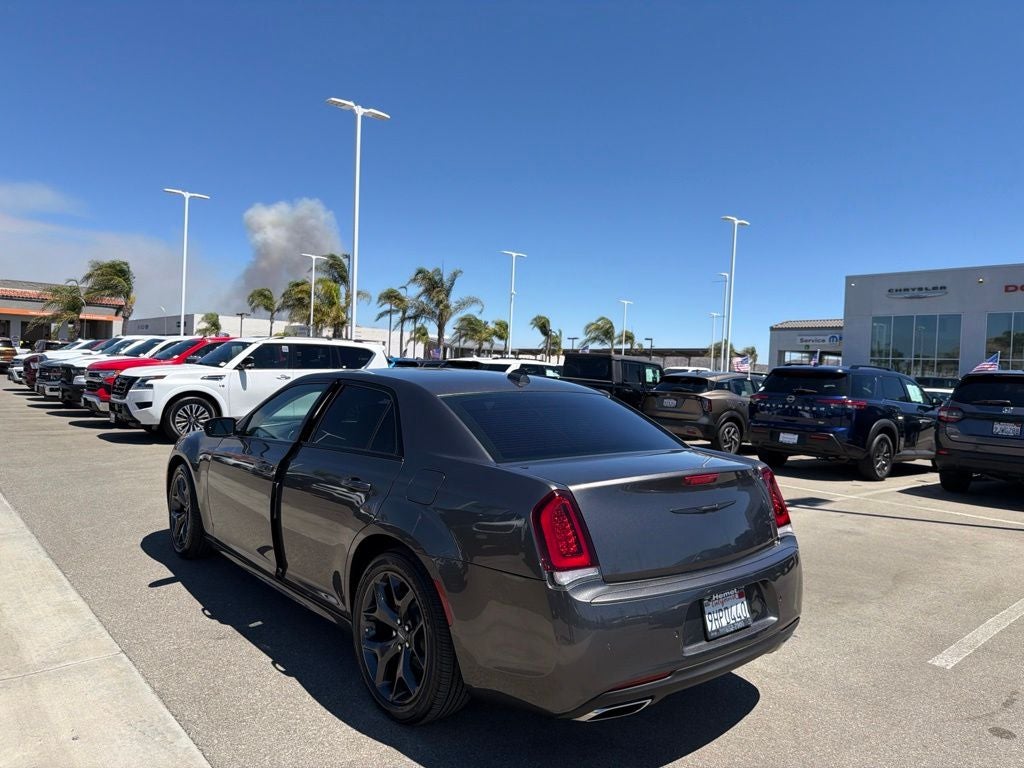 2023 Chrysler 300 Touring