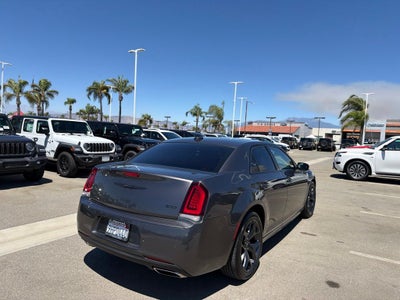2023 Chrysler 300 Touring