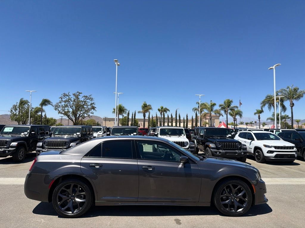 2023 Chrysler 300 Touring