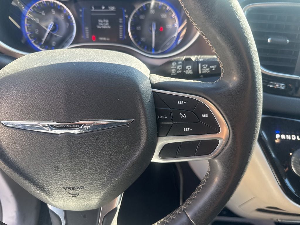 2022 Chrysler Voyager LX