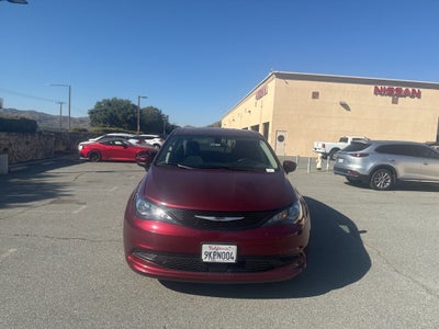 2022 Chrysler Voyager LX