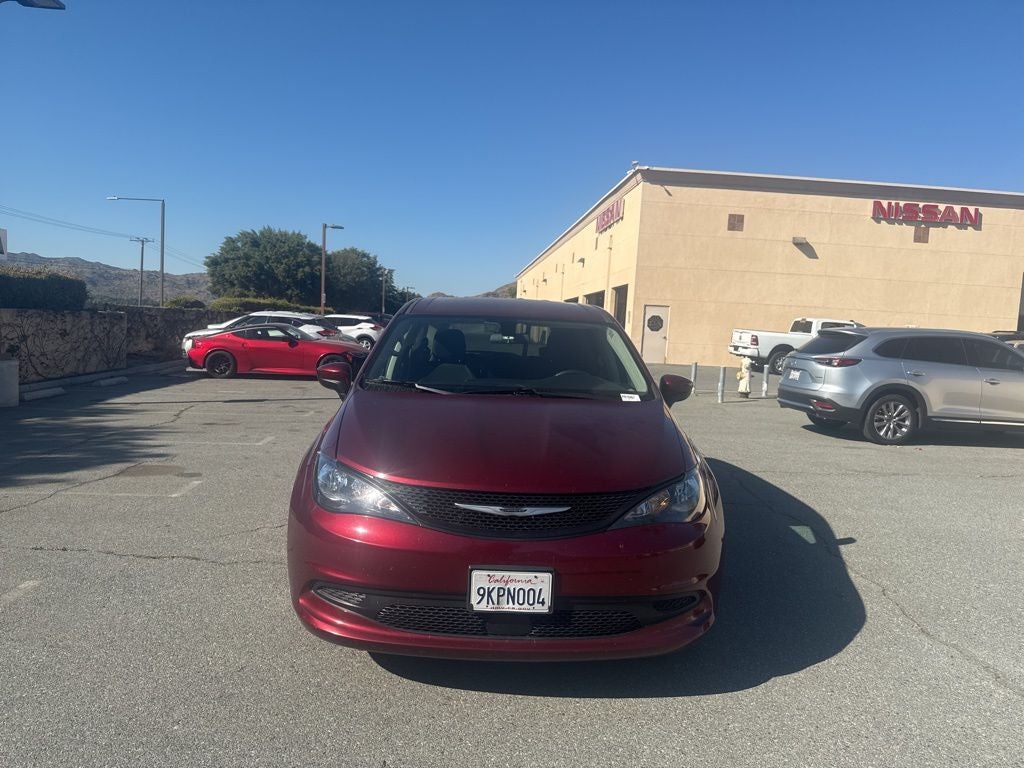2022 Chrysler Voyager LX