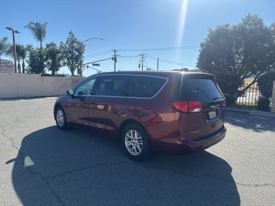2022 Chrysler Voyager LX