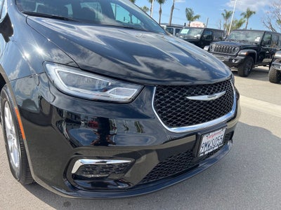 2024 Chrysler Pacifica Touring