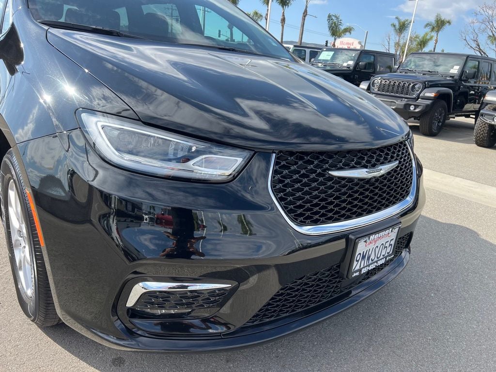 2024 Chrysler Pacifica Touring