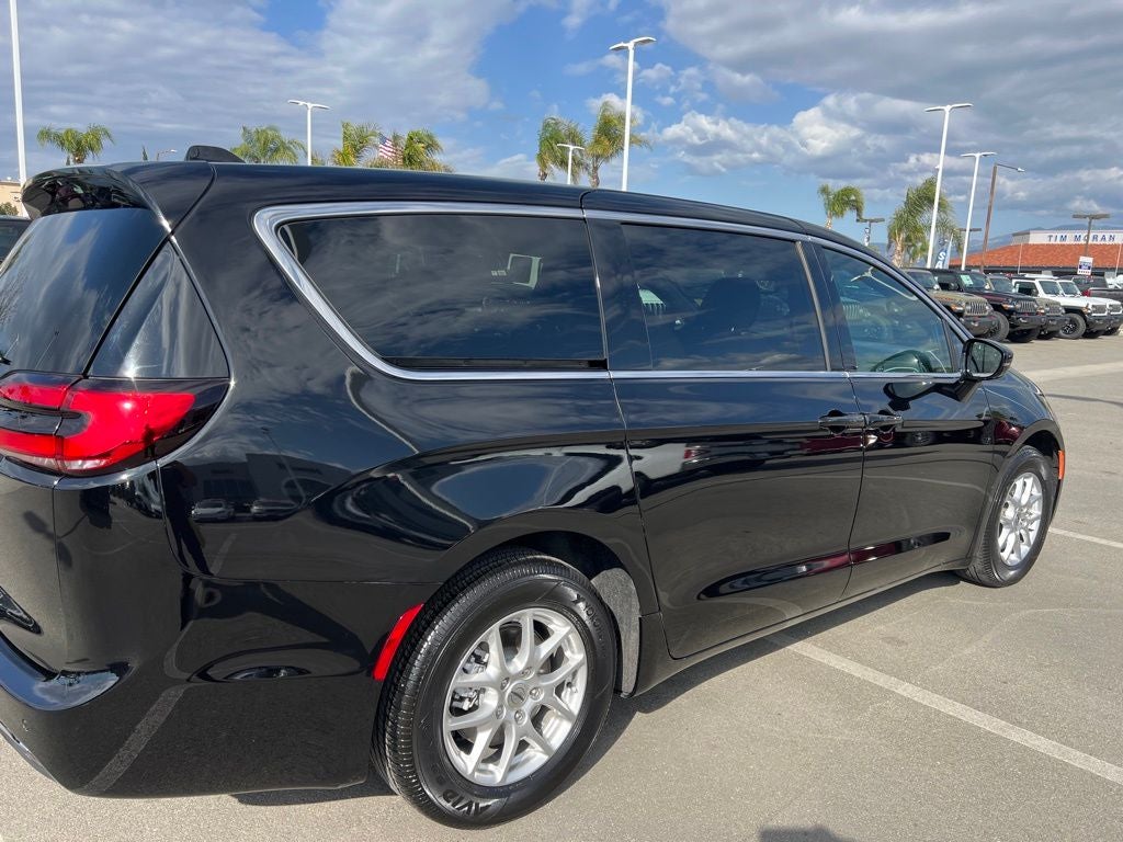 2024 Chrysler Pacifica Touring