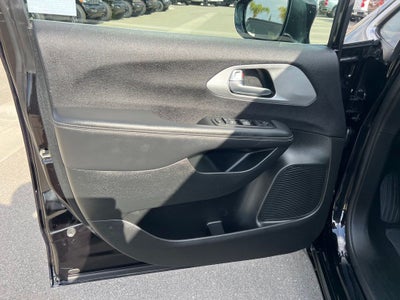 2024 Chrysler Pacifica Touring