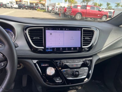 2024 Chrysler Pacifica Touring