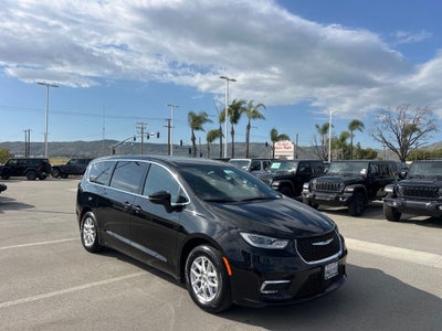 2024 Chrysler Pacifica Touring