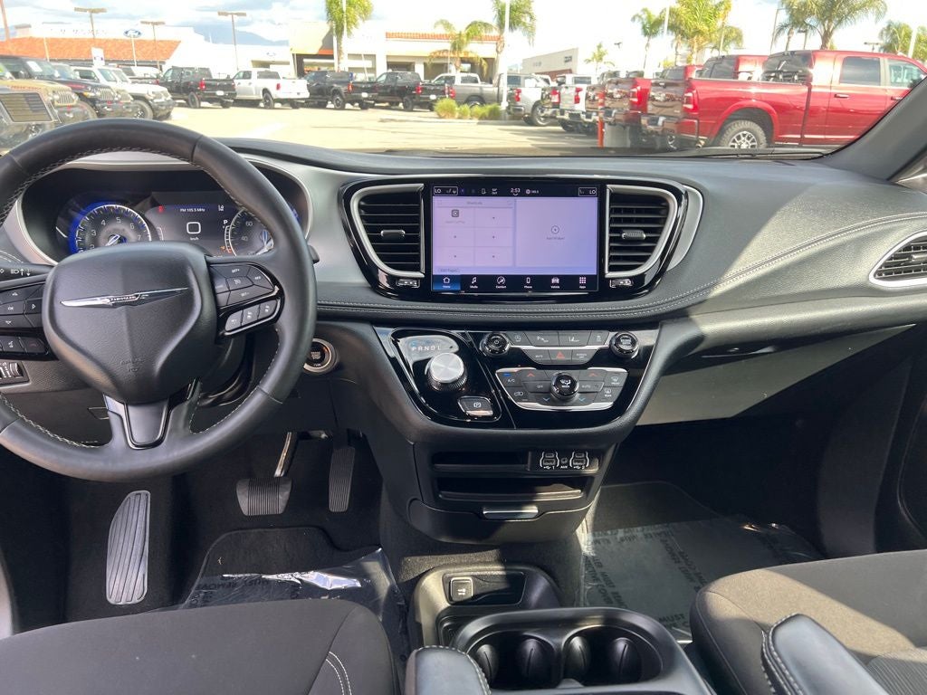 2024 Chrysler Pacifica Touring