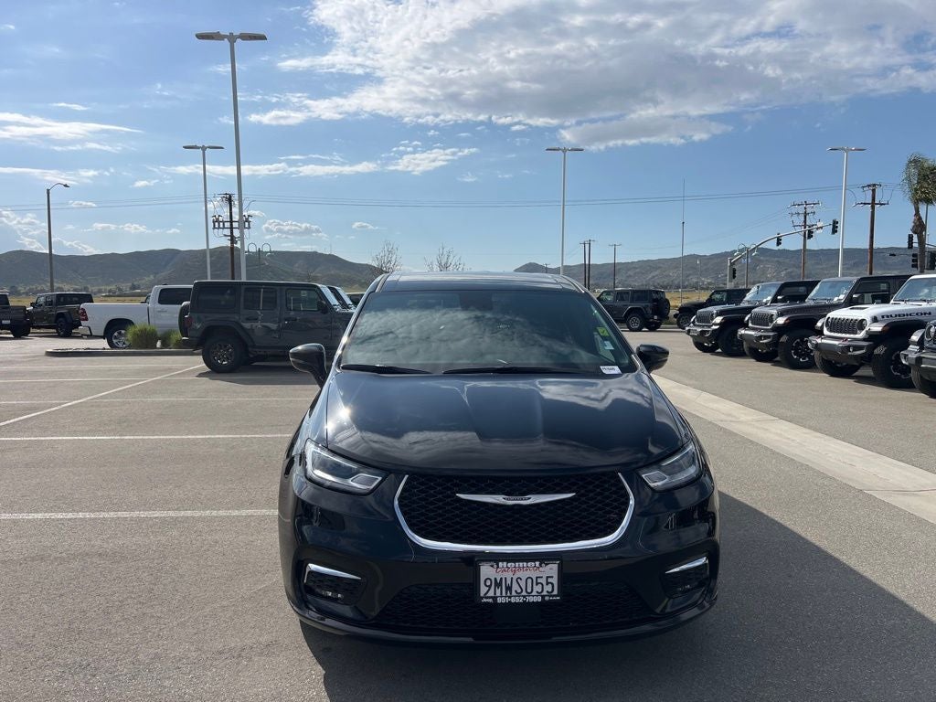 2024 Chrysler Pacifica Touring