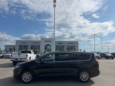 2024 Chrysler Pacifica Touring