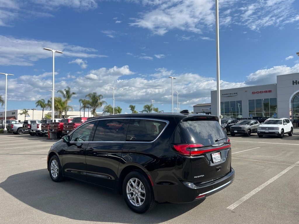 2024 Chrysler Pacifica Touring