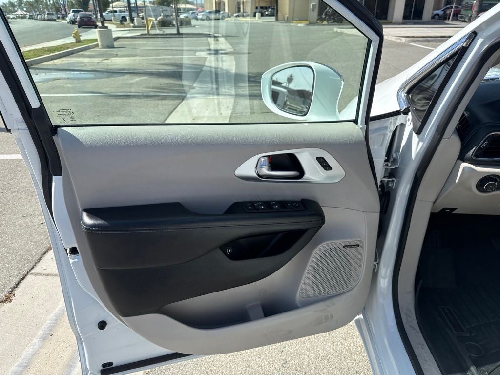 2020 Chrysler Pacifica Hybrid Limited