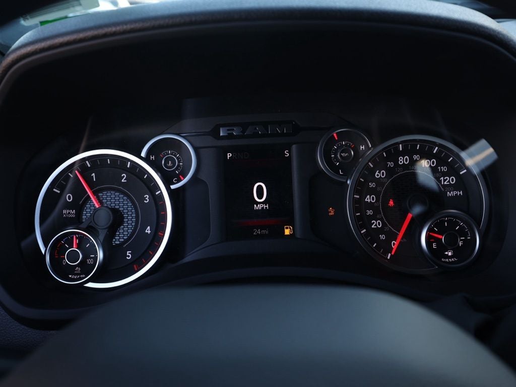 2026 RAM 2500 Tradesman WARLOCK CREW CAB 4X4