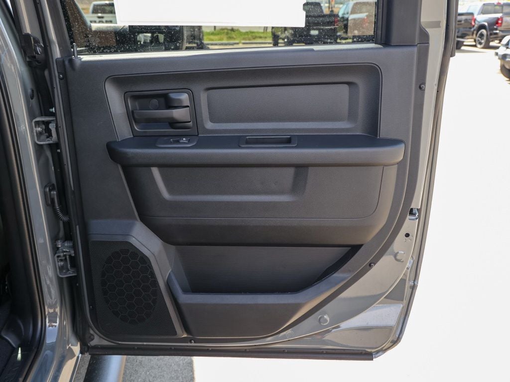 2026 RAM 2500 Black Express Crew Cab 4x4