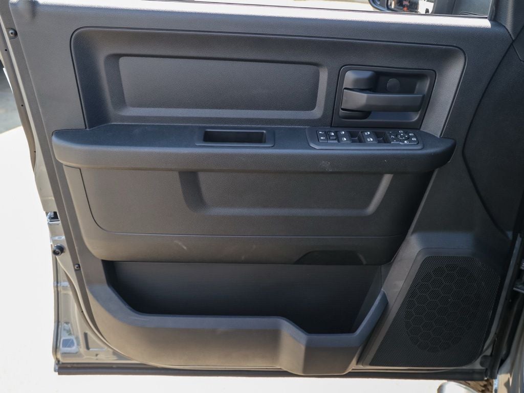 2026 RAM 2500 Black Express Crew Cab 4x4