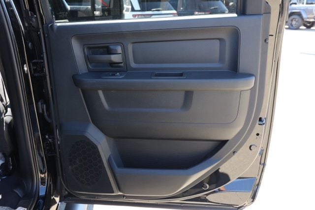 2026 RAM 2500 Tradesman BLACK EXPRESS CREW CAB 4X4 6'4' BOX