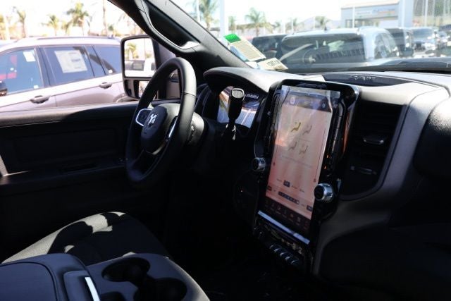 2026 RAM 2500 Tradesman BLACK EXPRESS CREW CAB 4X4 6'4' BOX