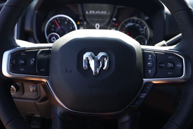 2026 RAM 2500 Tradesman BLACK EXPRESS CREW CAB 4X4 6'4' BOX