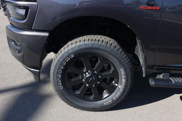 2026 RAM 2500 Tradesman BLACK EXPRESS CREW CAB 4X4 6'4' BOX