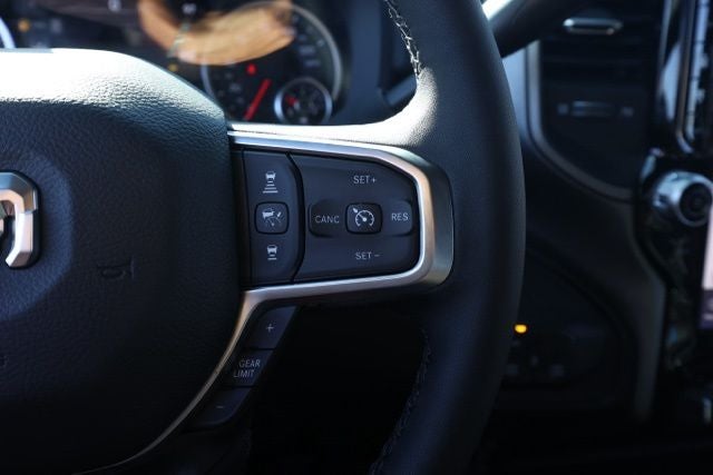 2026 RAM 2500 Tradesman BLACK EXPRESS CREW CAB 4X4 6'4' BOX