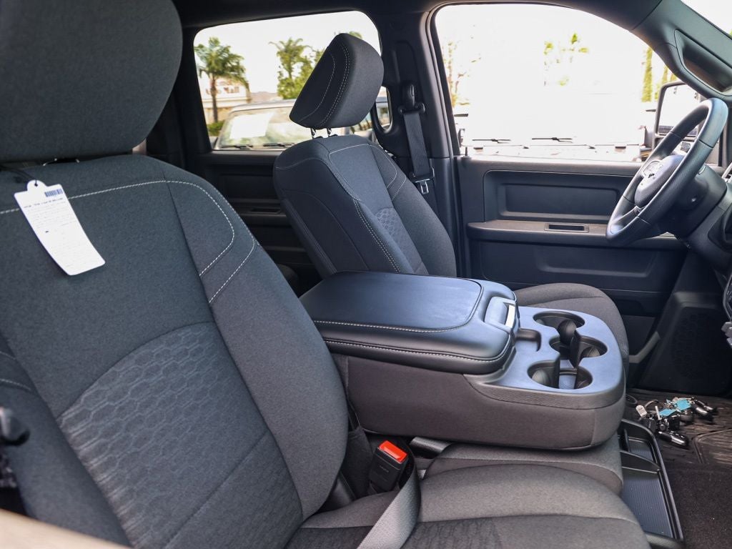 2026 RAM 2500 Black Express Crew Cab 4x4
