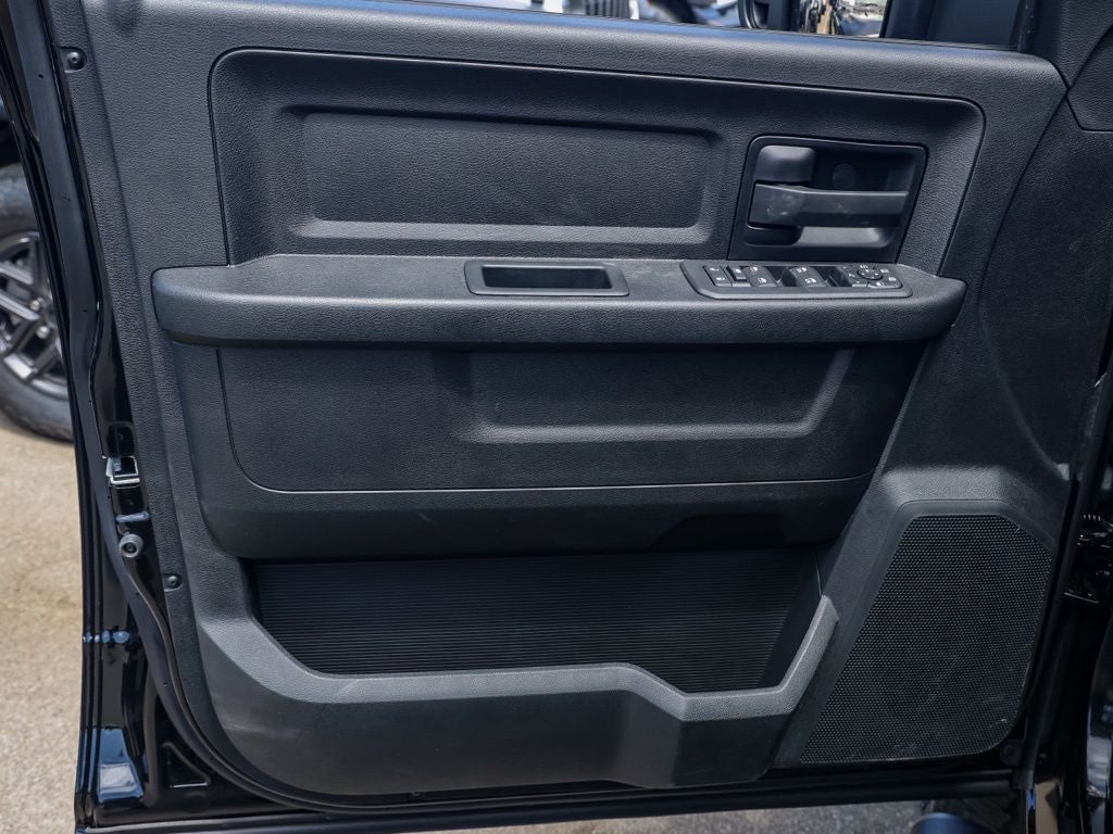 2026 RAM 2500 Black Express Crew Cab 4x4